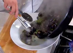 Vigorously tossed mussels
